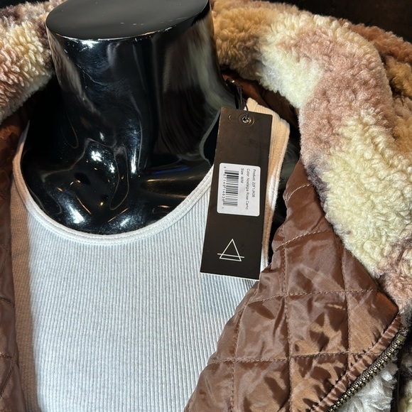 Mens Sherpa Camo Hooded Jacket - Picture 4 of 8